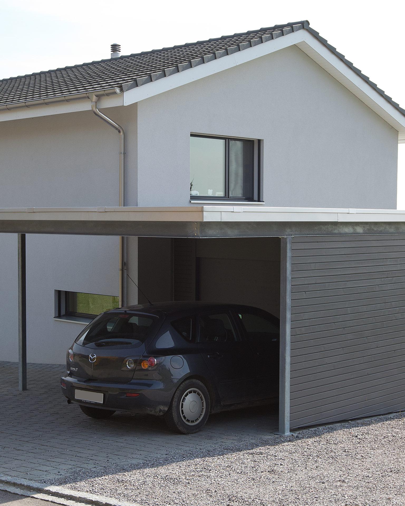Carport mit Geräteraum in Merzligen BE