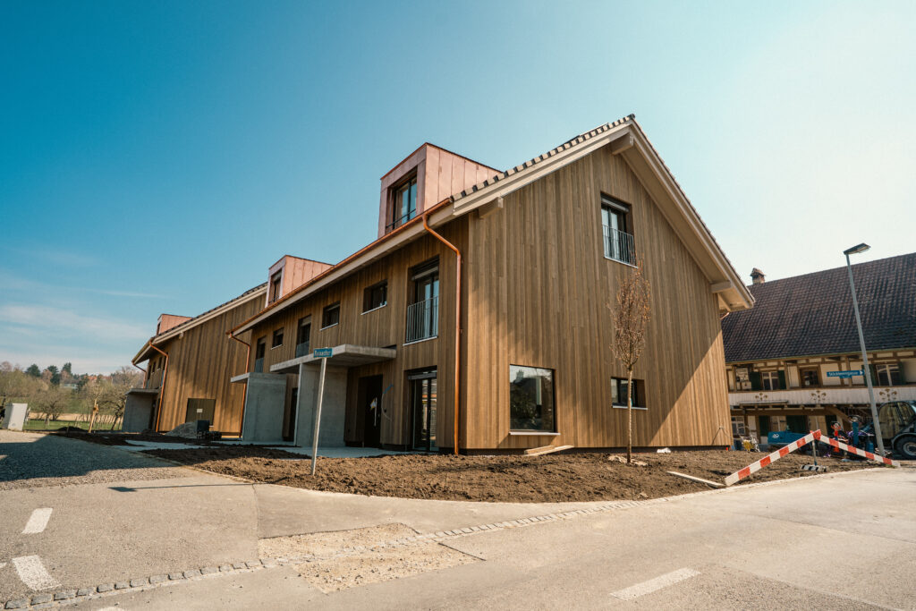Mehrfamilienhaus in Bellmund BE